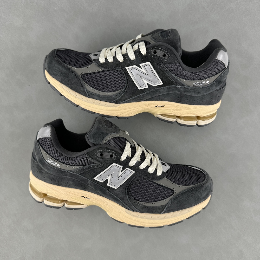 New Balance NB 2002R